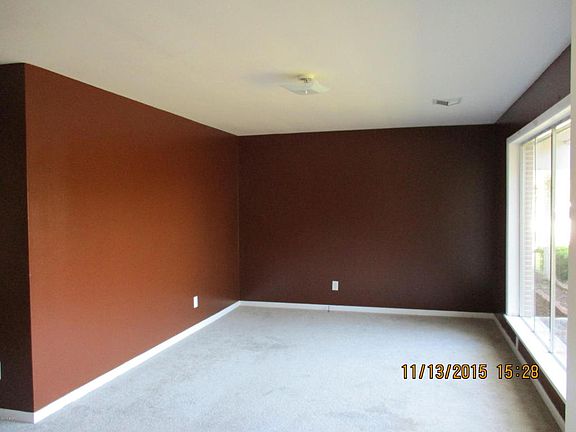 4th image of 840 Chesnut Hill St