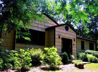 82 Hidden Hollow Ln, Millwood, NY 10546