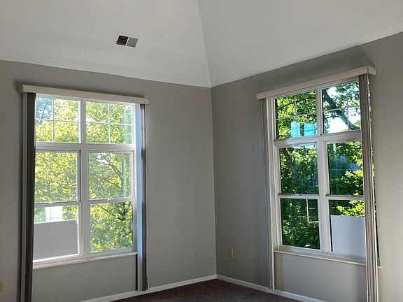 4th image of 45 Buttles Ave