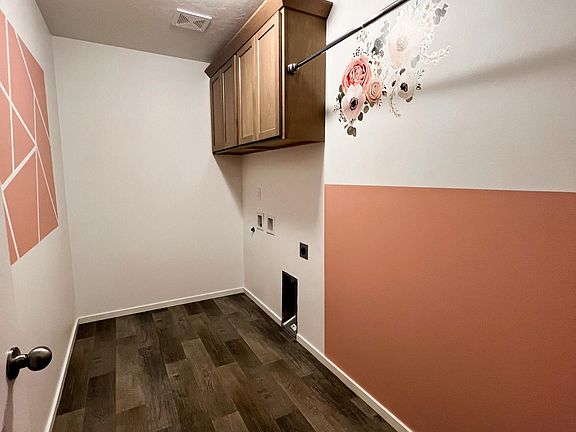 4th image of 645 E 35th Ave