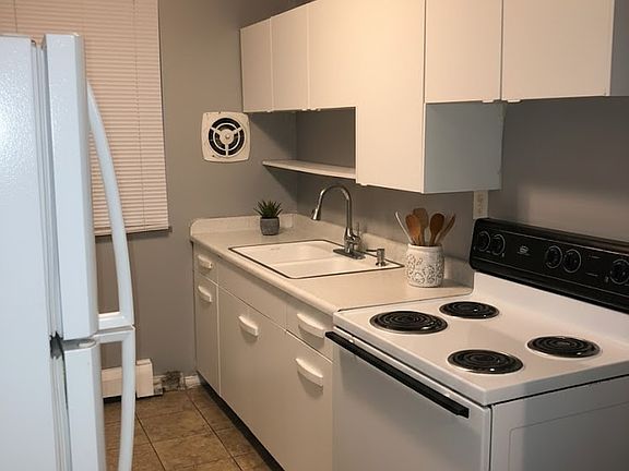 3rd image of 4821 Reading Rd APT 32