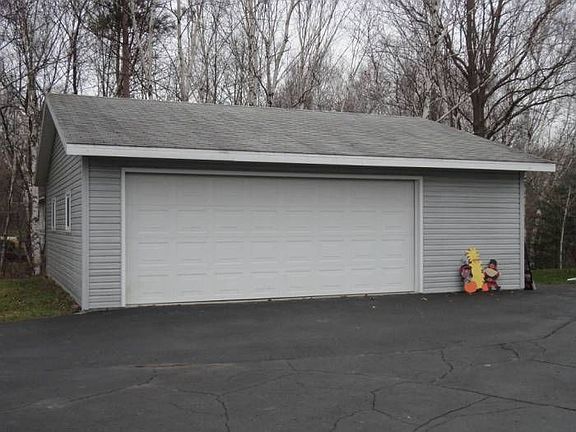 Detached Garage