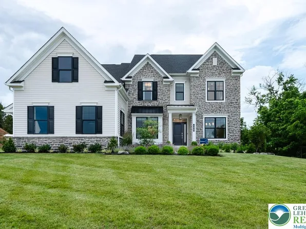 5401 Red Oak Dr, Upper Saucon Township, PA 18049