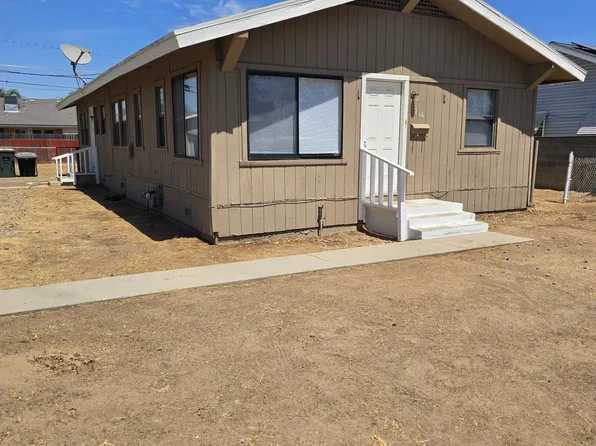 714 E Ivy St, Hanford, CA 93230
