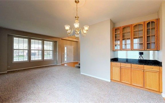 3rd image of 10487 Oxford Dr