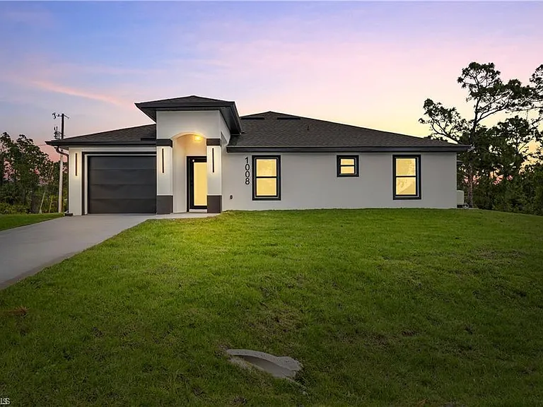 1010 Jaguar Blvd — Photo 1