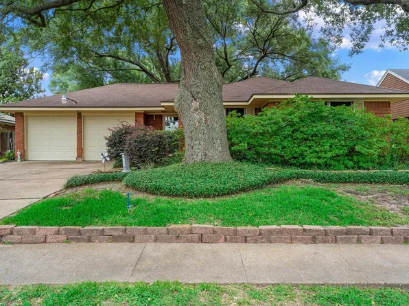 717 Mark St, Deer Park, TX 77536