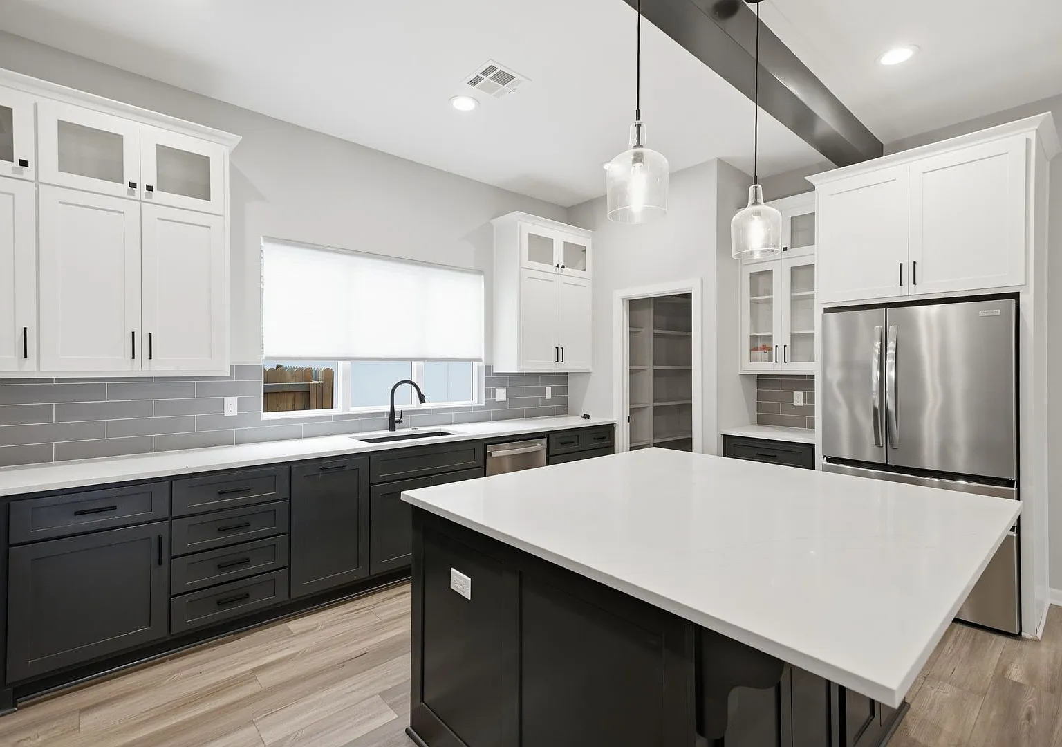 Beautifully new build home available for rent — Photo 4