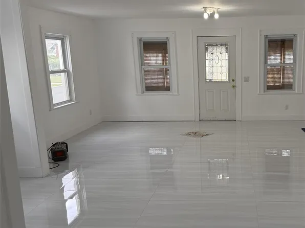 309 Franklin Ave, Hewlett, NY 11557
