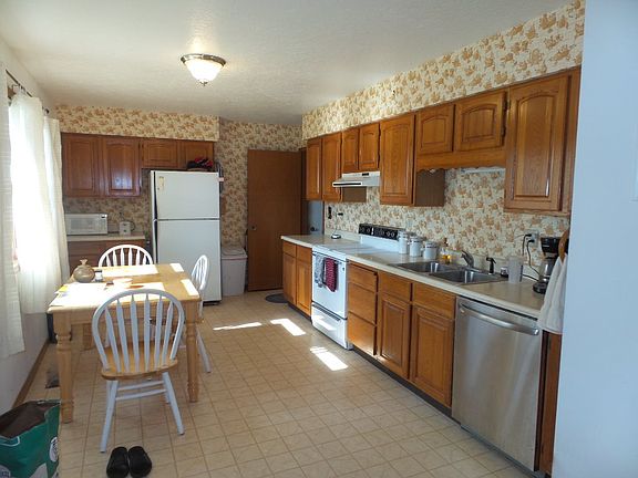 2nd image of 2108 Hanford St