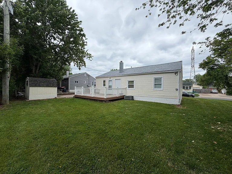 10 Burton Ave — Photo 16