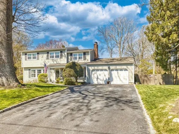 6 Setalcott Place, Setauket, NY 11733