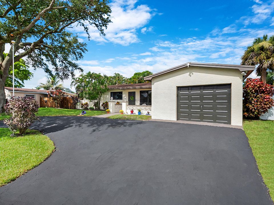1st image of 510 NW 93rd Terrace