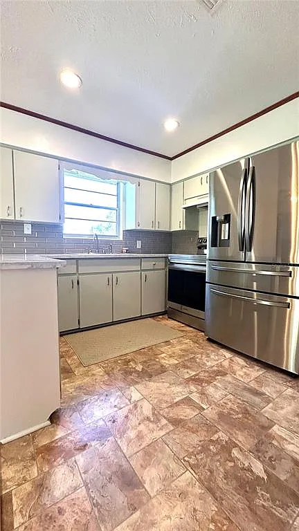 3 bed, 1.5 bath, 1246 sqft, $1,695 — Photo 4