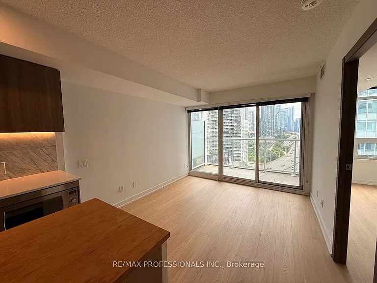 19 Bathurst St #1708 — Photo 12