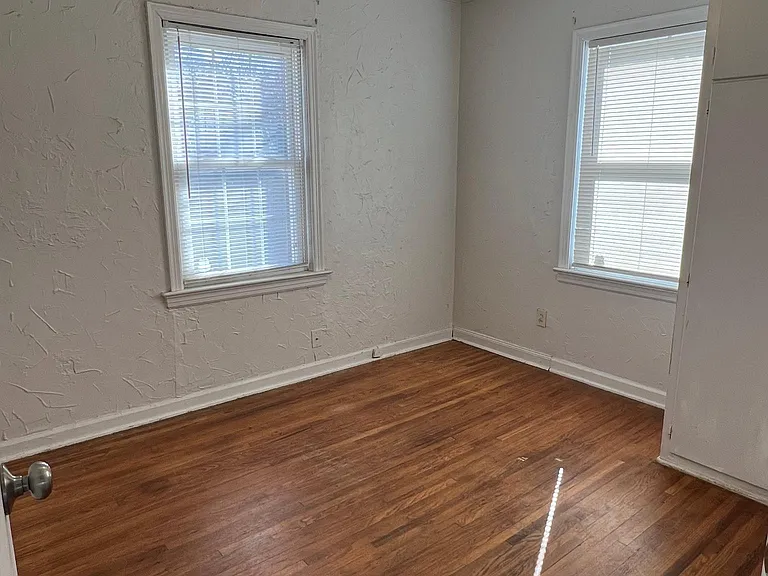 501 S Pittsburg Ave — Photo 6