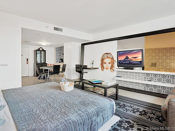 3rd image of 1100 West Ave #403