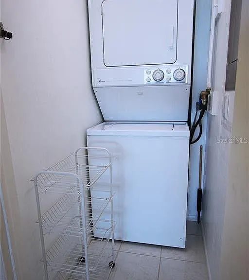 867 Bayway Blvd — Photo 11