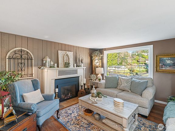 4th image of 419 Hyde Park Drive