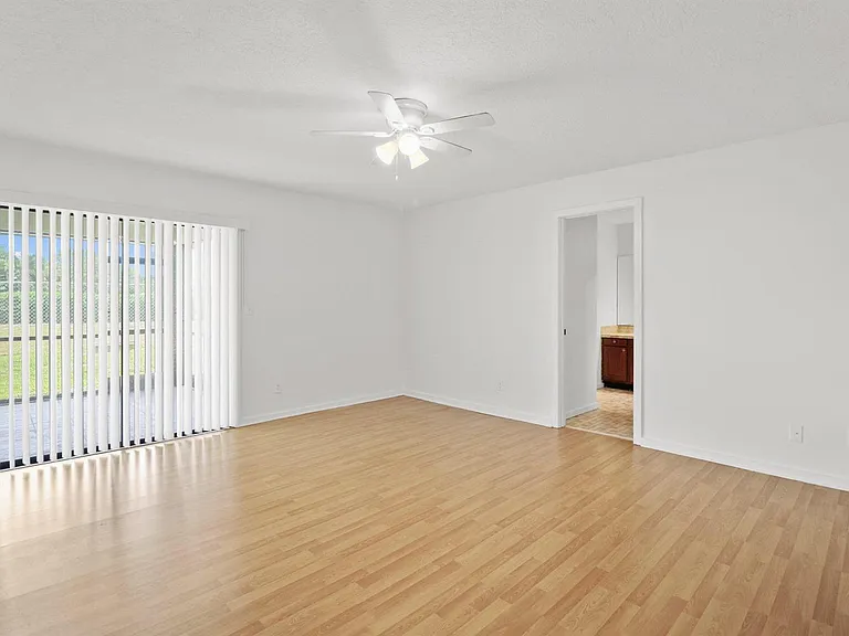 65 Pinehill Trl W — Photo 18