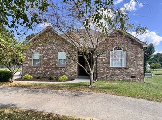 107 Irish Oaks Dr, Portland, TN 37148