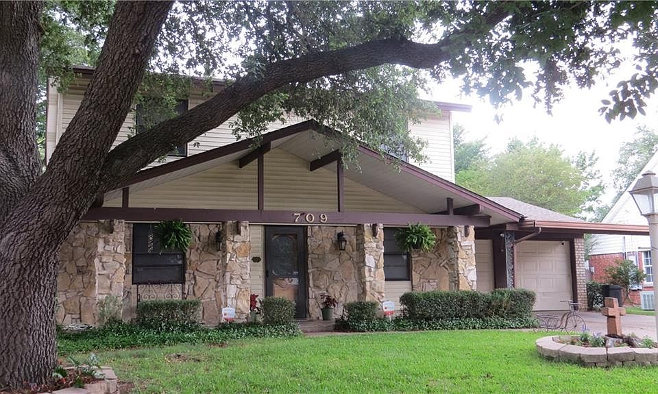 1st image of 709 Lexington Dr