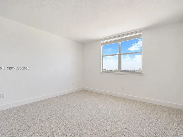 401 69th St #1411 — Photo 5