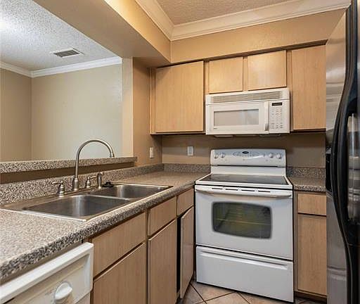 3rd image of 2428 Forest Brook Ln APT 1114
