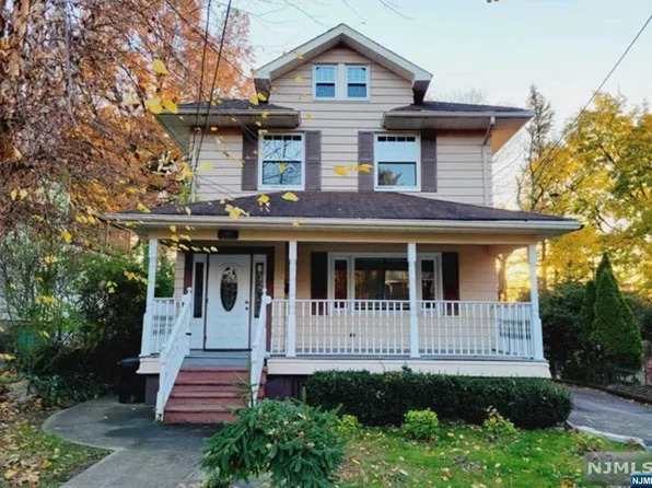 176 Christie St, Leonia, NJ 07605