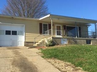 425 Old River Rd, Little Hocking, OH 45742