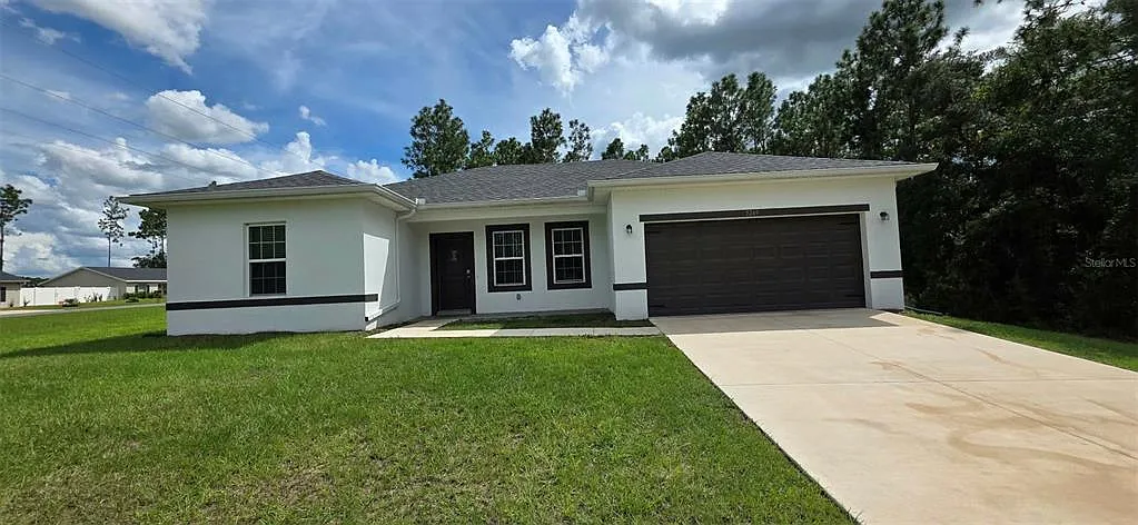 4 bed, 2.0 bath, 1578 sqft, $2,050 — Photo 1