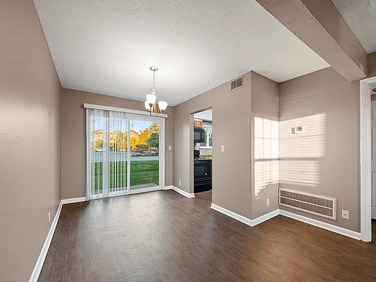 Huntley Ridge Townhomes — Photo 2