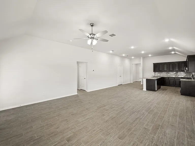2817 Hay Ln — Photo 4