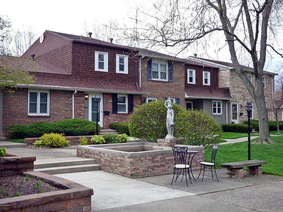 1st image of 2523 Essex Ct