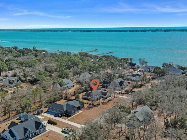 204 Nottingham Lane, Morehead City, NC 28557