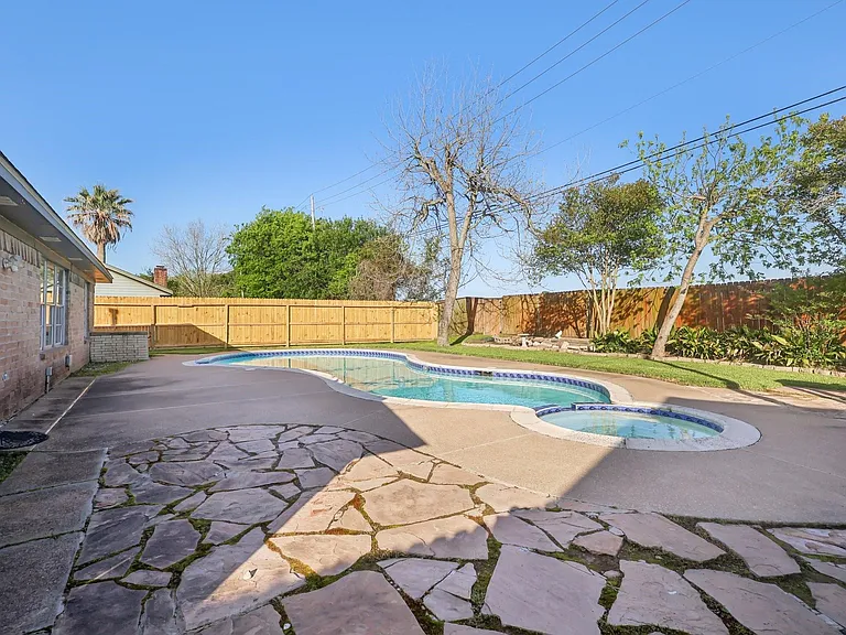 3212 Wavecrest St — Photo 36