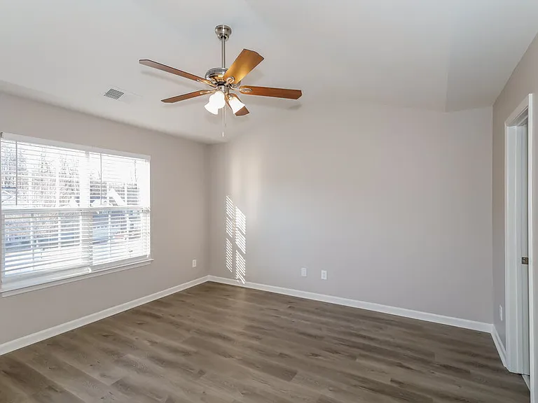 9422 Isaac Hunter Dr — Photo 10