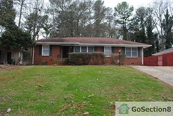 1st image of 2647 Fairlane Dr SE