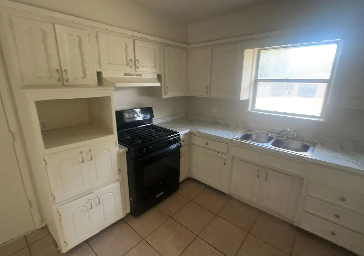 1308 Hickory Lane — Photo 2