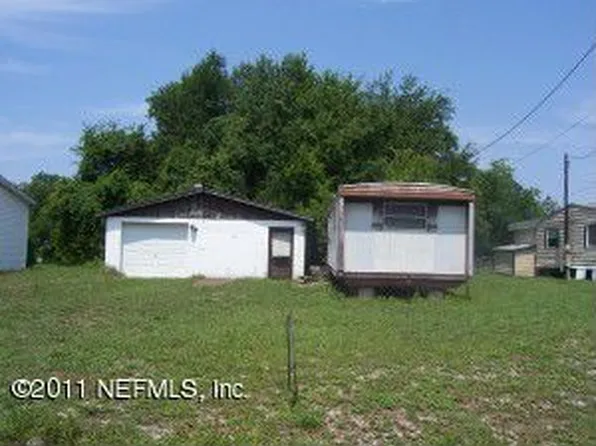 13074 Duval Lake Rd, Jacksonville, FL 32218