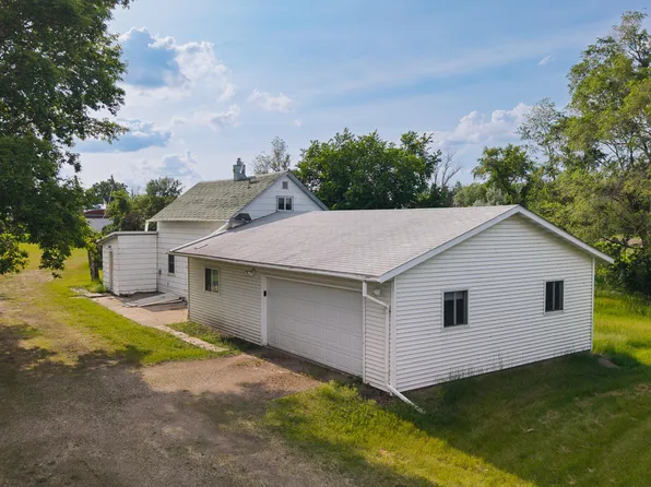 3811 78th Ave SE, Jamestown, ND 58401