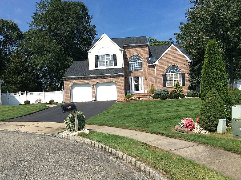 8 Loch Ct photo 1