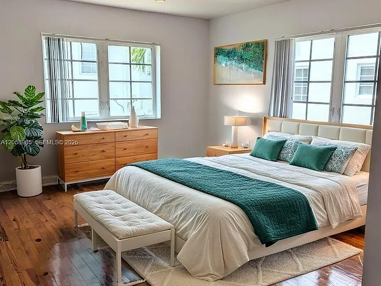 1932 Michigan Ave #5 — Photo 1