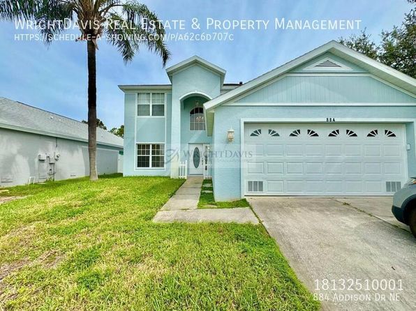884 Addison Dr NE