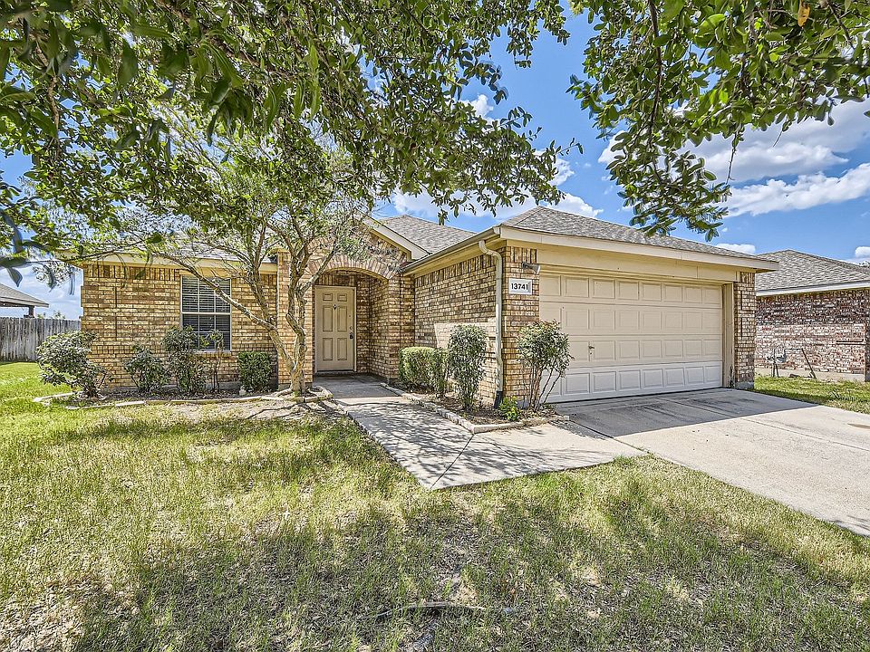 1st image of 13741 Village Vista Dr
