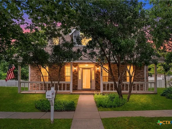 1405 Azalea Ln, New Braunfels, TX 78130