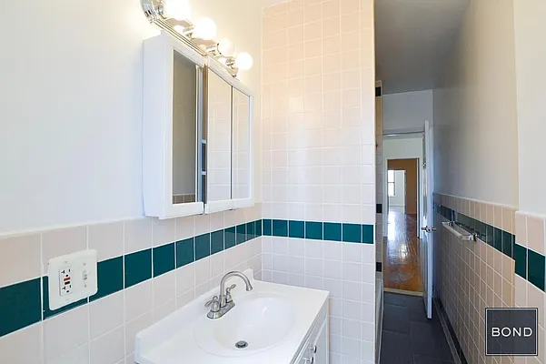 Rented by Bond New York | media 13