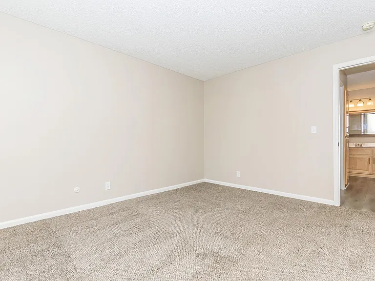 Regency Plaza Apartment Homes — Photo 57