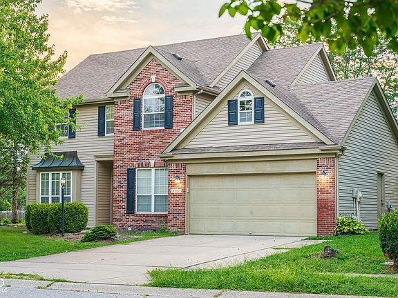 2nd image of 8302 Crystal Pointe Ln