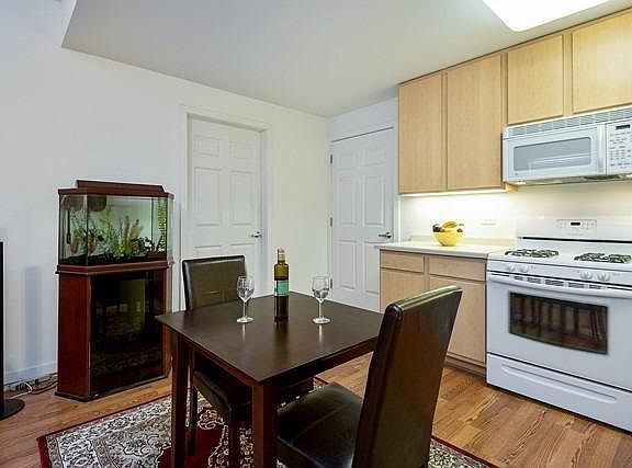 4th image of 5978 N Lincoln Ave APT 1
